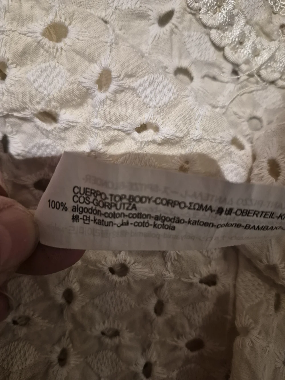 Zara Cream Eyelet V-Neck Sweater - Picture 7 of 7